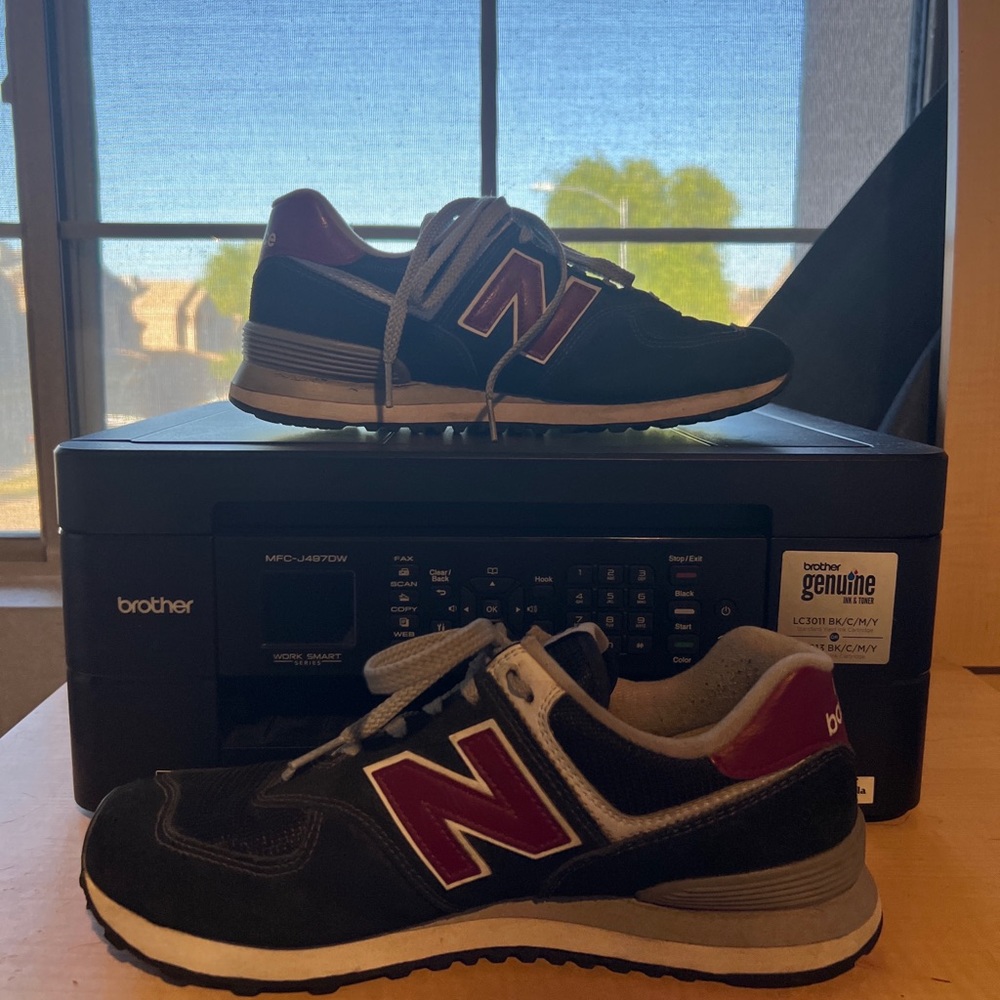 New Balance 574 Casual Men’s Shoes ML574SSL BLACK / SCARLET Size 9.5 Mens